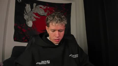 Snapshot of nathan_blake_ chatting on 04/01/26, 12:39 Nathan online show from 04/01/26, 12:39