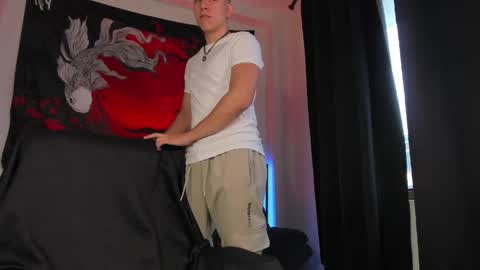 Snapshot of nathan_blake_ chatting on 05/06/26, 04:23 Nathan online show from 05/06/26, 04:23