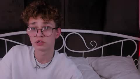 Snapshot of nathan_curl chatting on 09/16/25, 09:38 Nathan online show from 09/16/25, 09:38