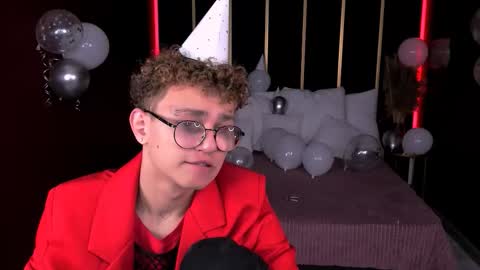 Snapshot of nathan_curl chatting on 10/21/25, 07:31 Nathan online show from 10/21/25, 07:31