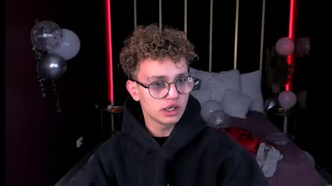 Snapshot of nathan_curl chatting on 10/21/25, 07:36 Nathan online show from 10/21/25, 07:36