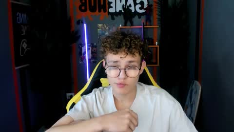 Snapshot of nathan_curl chatting on 11/14/25, 05:44 Nathan online show from 11/14/25, 05:44