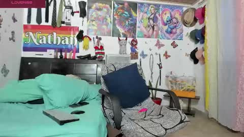 Snapshot of nathan_sanchez chatting on 09/30/25, 04:23 Nathan online show from 09/30/25, 04:23