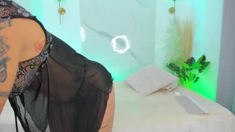 Snapshot of nathassa_grant_ chatting on 05/06/26, 11:15 Natha online show from 05/06/26, 11:15