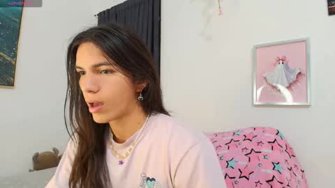 Snapshot of nati_sm chatting on 12/20/25, 10:11 Nati online show from 12/20/25, 10:11