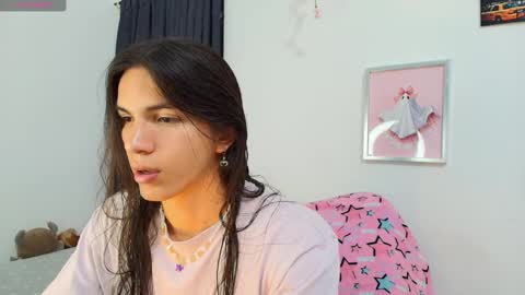 Snapshot of nati_sm chatting on 12/21/25, 12:18 Nati online show from 12/21/25, 12:18