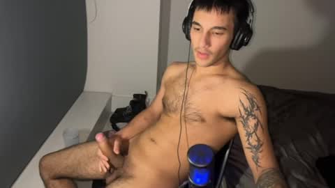 Snapshot of native_boy2 chatting on 04/24/26, 09:34 native_boy2 online show from 04/24/26, 09:34