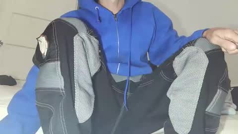 Snapshot of natou3x chatting on 09/21/25, 07:37 natou3x online show from 09/21/25, 07:37