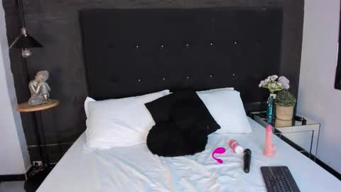 NATTASHA BROWN  online show from 12/02/25, 12:43