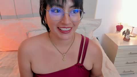 Snapshot of natty_bush chatting on 05/05/26, 08:50 Nathalie online show from 05/05/26, 08:50