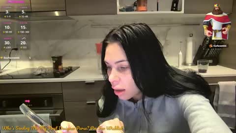 Snapshot of nattywithoutdaddy chatting on 12/24/24, 04:19 NATTY FIERROS online show from 12/24/24, 04:19