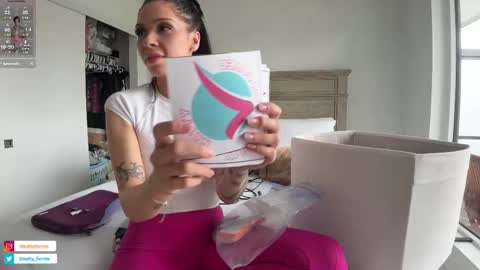 Snapshot of nattywithoutdaddy chatting on 09/18/25, 07:38 NATTY FIERROS online show from 09/18/25, 07:38
