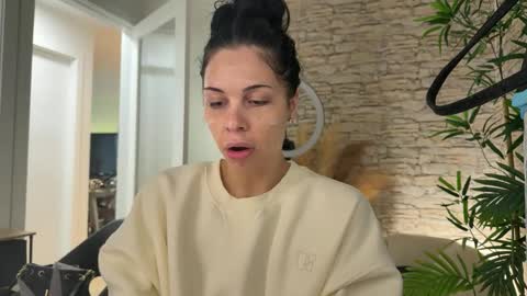 NATTY FIERROS online show from 12/03/25, 07:23