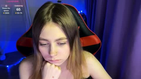 Snapshot of natural_babe666 chatting on 03/03/25, 06:33 natural_babe666 online show from 03/03/25, 06:33