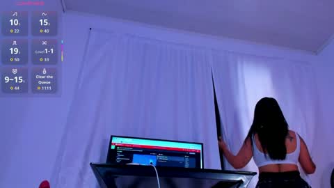 Snapshot of natural_bigass_nina chatting on 03/28/26, 10:42 Sophia online show from 03/28/26, 10:42