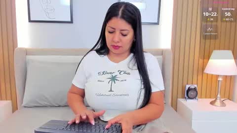 Snapshot of natural_bigboobs chatting on 11/27/25, 11:34 Jazmin Bigboobs online show from 11/27/25, 11:34