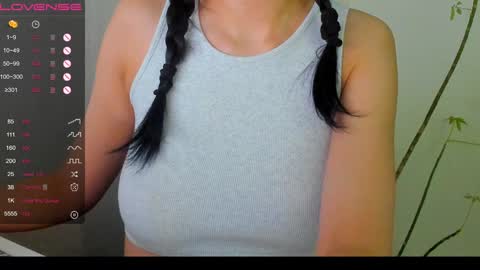 Snapshot of natural_form chatting on 12/26/24, 02:59 peach online show from 12/26/24, 02:59