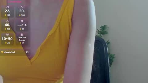 Snapshot of natural_form chatting on 10/24/25, 08:55 peach online show from 10/24/25, 08:55