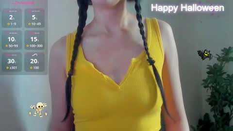 Snapshot of natural_form chatting on 10/28/25, 06:39 peach online show from 10/28/25, 06:39