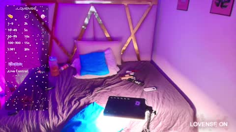 Snapshot of naturall_latina_ chatting on 12/04/24, 09:18 Sofia online show from 12/04/24, 09:18