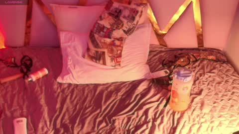 Snapshot of naturall_latina_ chatting on 12/10/24, 09:12 Sofia online show from 12/10/24, 09:12