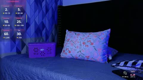 Gwen  online show from 11/10/25, 07:13