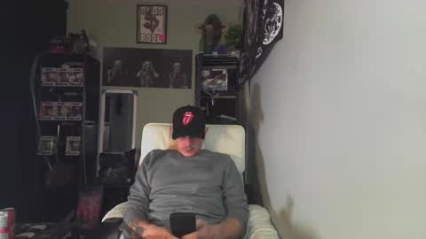 Snapshot of naturesbest951 chatting on 04/19/26, 01:38 NATURESBEST online show from 04/19/26, 01:38
