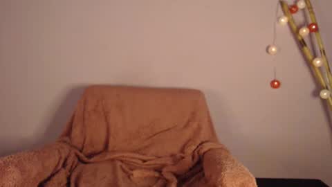 Snapshot of naty_naturalgirl chatting on 12/25/24, 07:34 Nataly online show from 12/25/24, 07:34