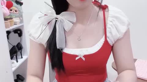 Kiki online show from 12/04/25, 02:10