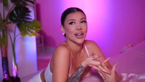 Snapshot of natydesiree chatting on 03/11/25, 05:16 Naty online show from 03/11/25, 05:16