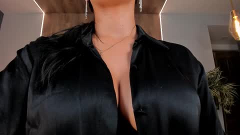 Naty Ferrer online show from 02/11/25, 04:56