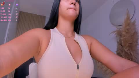 Naty Ferrer online show from 09/30/25, 10:53