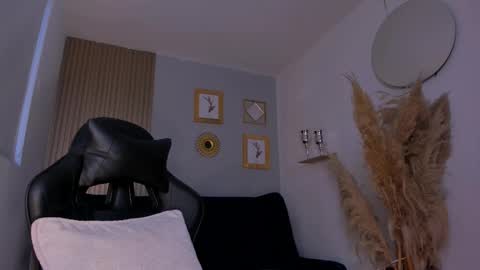 Naty Ferrer online show from 10/08/25, 10:51