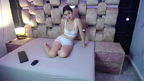 Naty y Alex online show from 09/24/25, 06:44