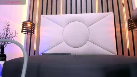 natzuki_ online show from 12/19/25, 11:28