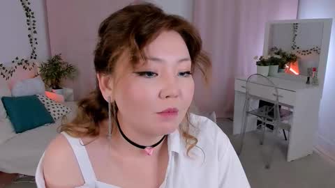 Snapshot of natzuko chatting on 09/22/25, 05:48 Ask me    join my club press on button online show from 09/22/25, 05:48