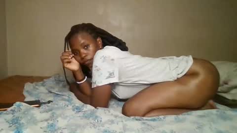 naughtiecouple_ online show from 02/25/26, 08:35