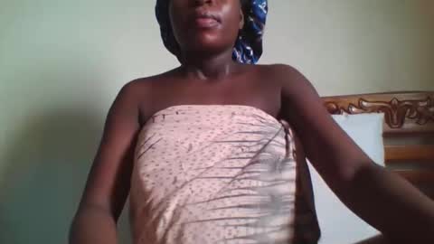 Snapshot of naughtisexy chatting on 04/20/26, 06:38 naughtisexy online show from 04/20/26, 06:38