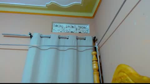 Snapshot of naughty253 chatting on 03/18/26, 11:52 naughtyxoxo online show from 03/18/26, 11:52