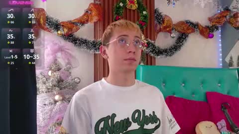 Christopher  Chris online show from 11/18/25, 12:42