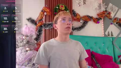 Christopher  Chris online show from 11/24/25, 01:11