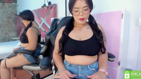 naughty_aly111 online show from 04/12/26, 04:50