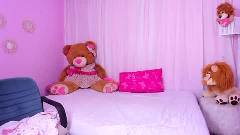 Zoe online show from 12/20/24, 01:25