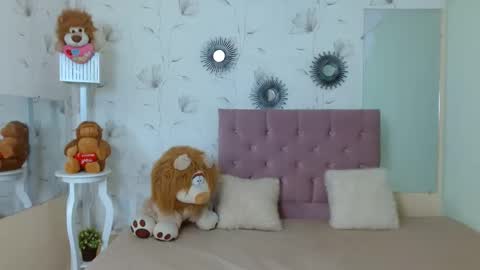 Zoe online show from 01/14/25, 12:54