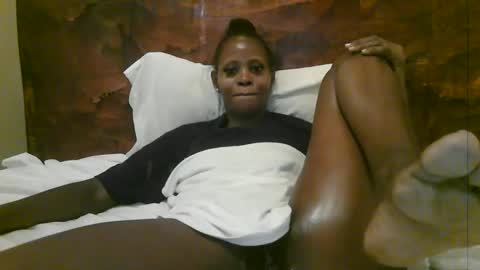 Snapshot of naughty_babe000 chatting on 06/09/26, 04:46 alisha online show from 06/09/26, 04:46