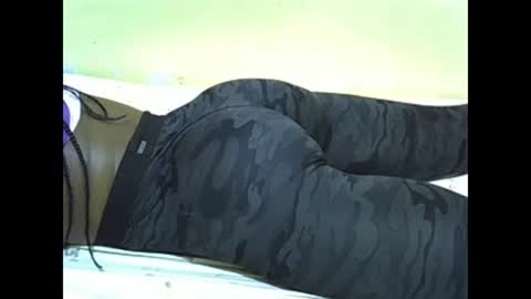 Snapshot of naughty_baddie5 chatting on 02/23/25, 07:22 candy online show from 02/23/25, 07:22