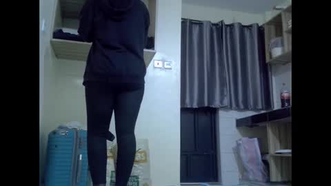 Snapshot of naughty_baddie5 chatting on 11/06/25, 09:48 candy online show from 11/06/25, 09:48