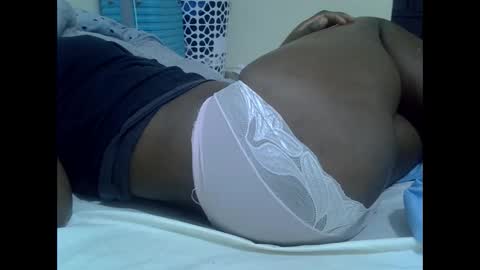 Snapshot of naughty_baddie5 chatting on 11/20/25, 01:33 candy online show from 11/20/25, 01:33