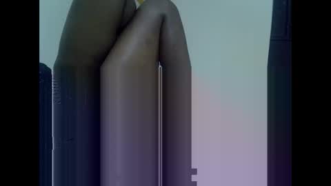 Snapshot of naughty_baddie5 chatting on 11/27/25, 06:43 candy online show from 11/27/25, 06:43