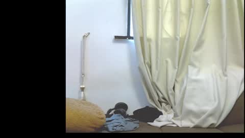 Snapshot of naughty_bitch0 chatting on 04/21/26, 01:06 Jasmin online show from 04/21/26, 01:06